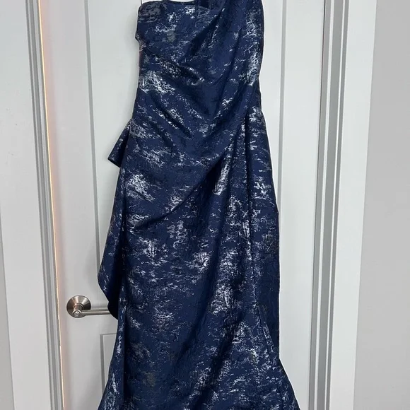 Mother of Bride or Groom dress-navy with silver metallic threading - Picture 8 of 11